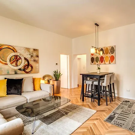 Daire Giulio Cesare Charming Great Location