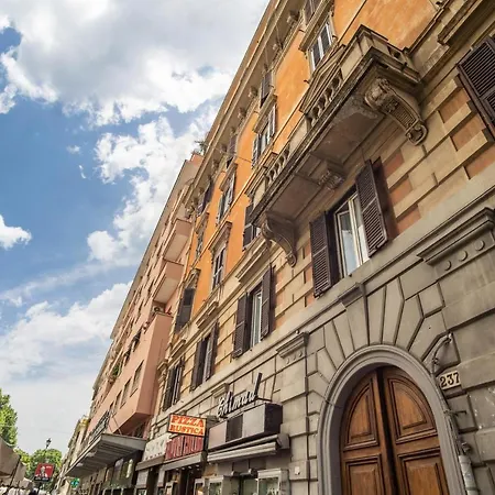 Giulio Cesare Charming Great Location Apartment
